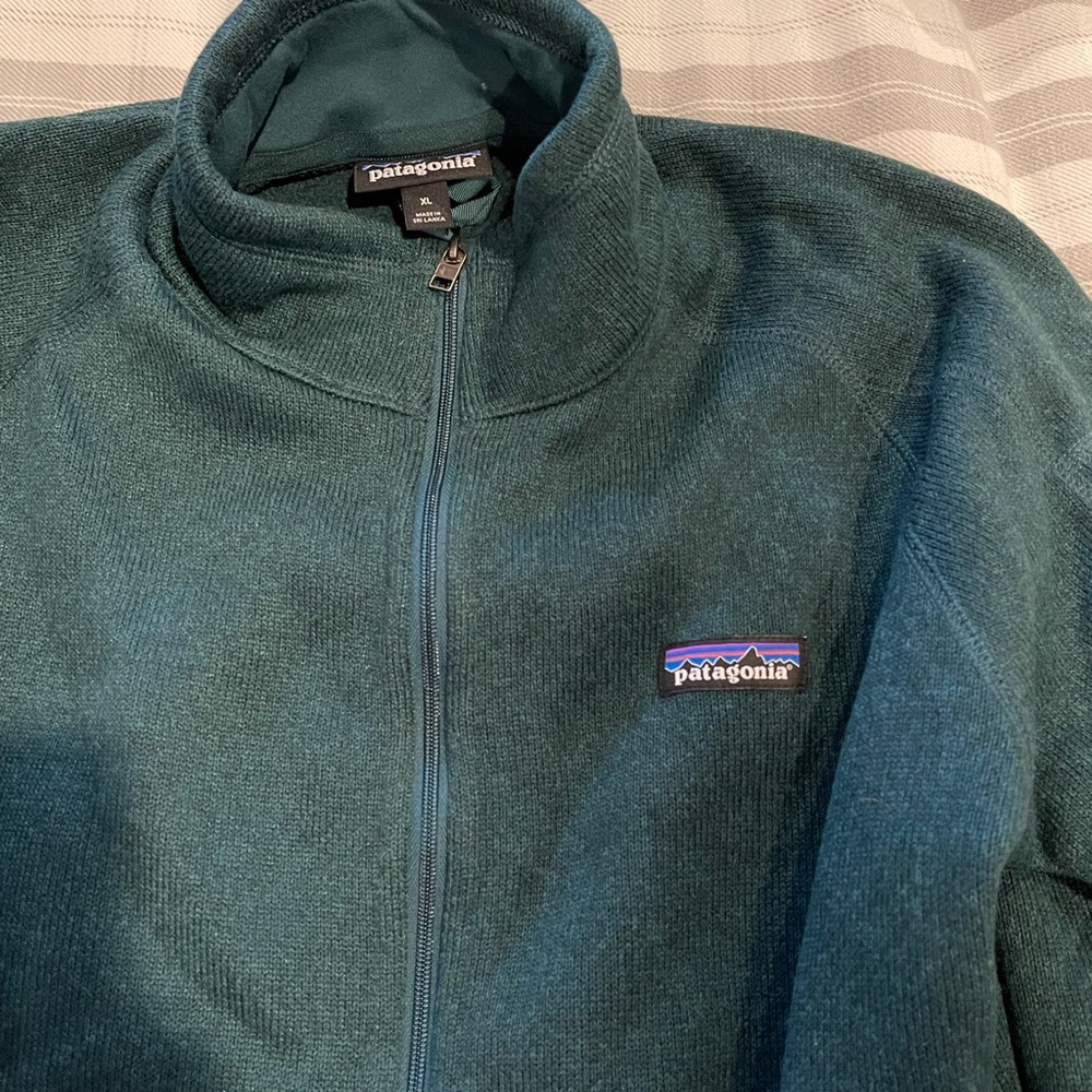 Like new only worn once Patagonia size XL teal full zip better sweater